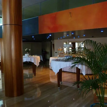 فندق أستوريا غالاراته 3*