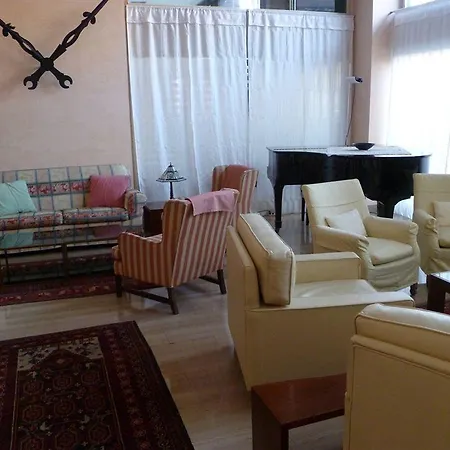 فندق أستوريا غالاراته فندق 3*