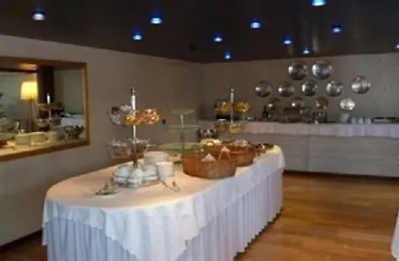 فندق أستوريا غالاراته فندق غالاّراتي